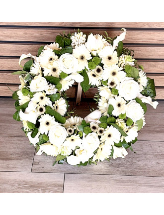 Coroana funerara cu cale, trandafiri, gerbera, santini si tuberose