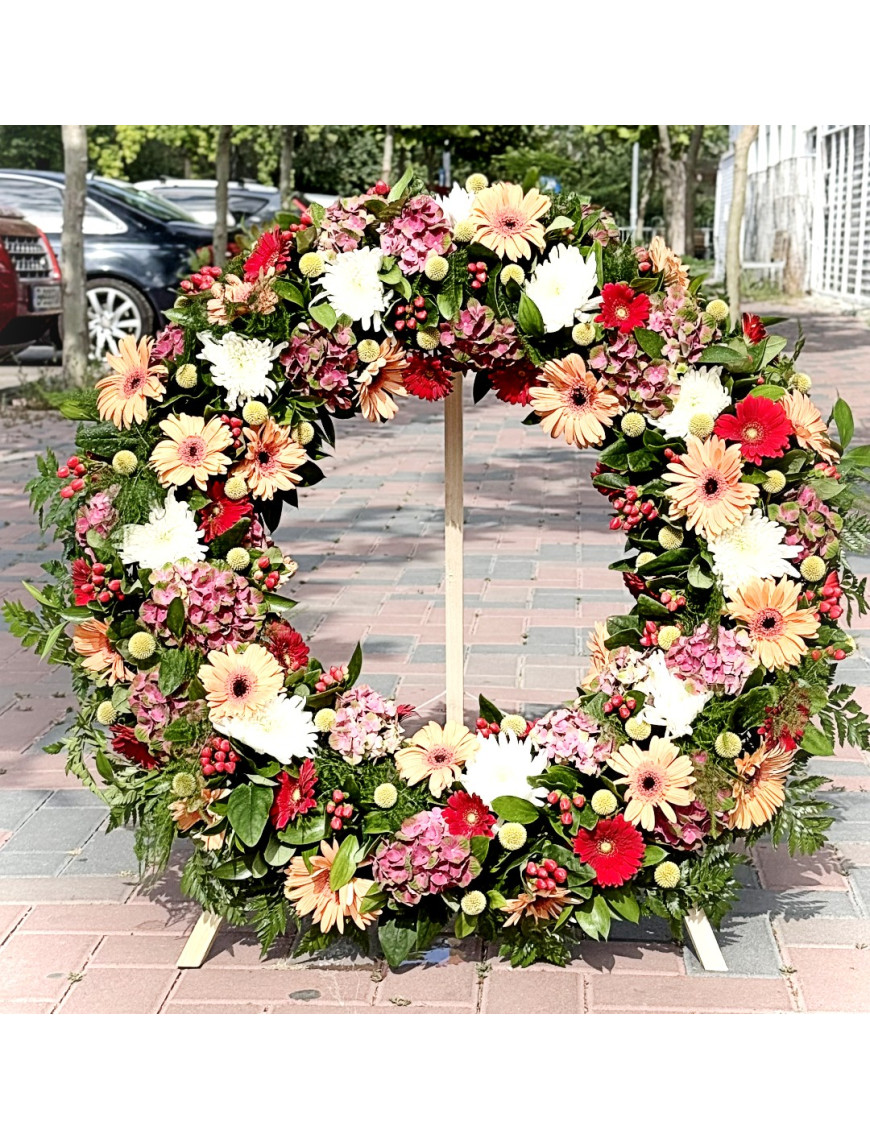 Coroana Funerara cu hortensie, gerbera, hypericum, craspedia, crizanteme si asparagus - 90cm