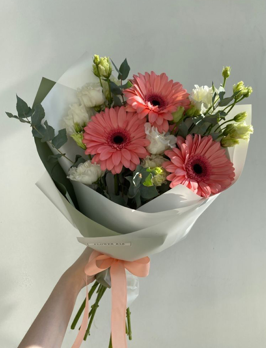 Buchet cu Gerbera si Lisianthus